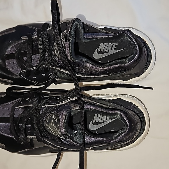 Boys Black Nike Huarache Size 6.5 - Picture 4 of 8